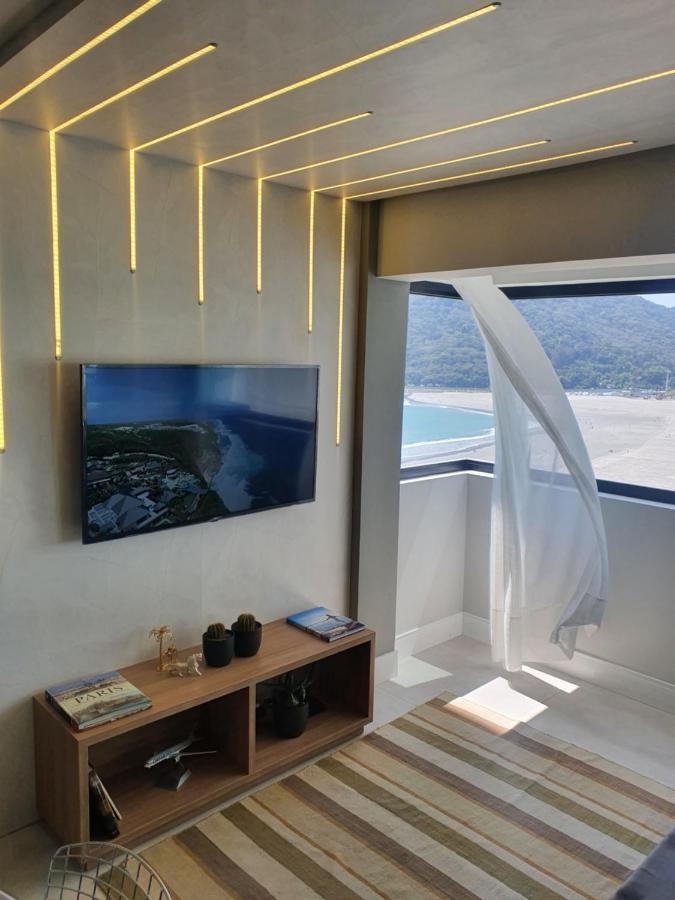 Lindo Apto Novinho, Predio Frente Mar Apartment