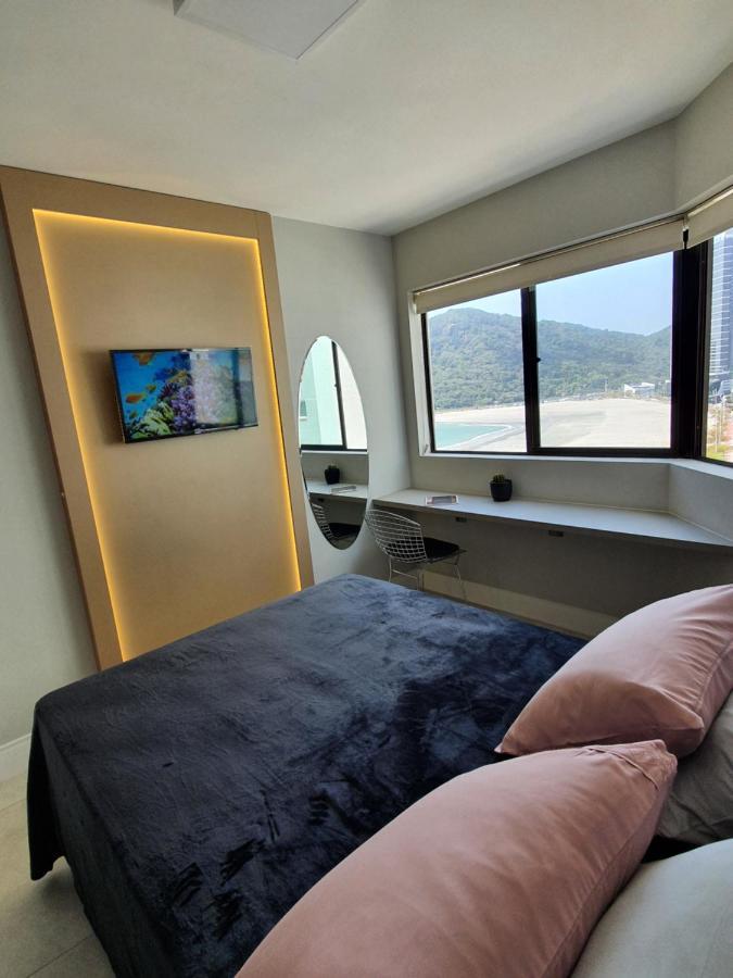 Lindo Apto Novinho, Predio Frente Mar Balneario Camboriu